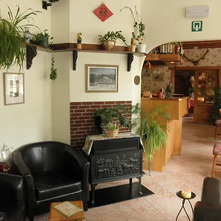 Hostellerie Du Cerf Hotel 3*