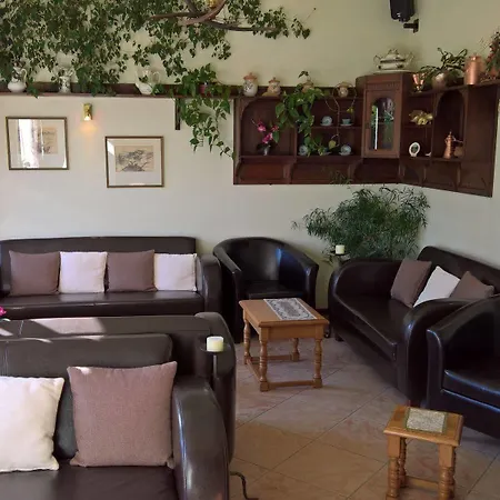 Hostellerie Du Cerf Hotel